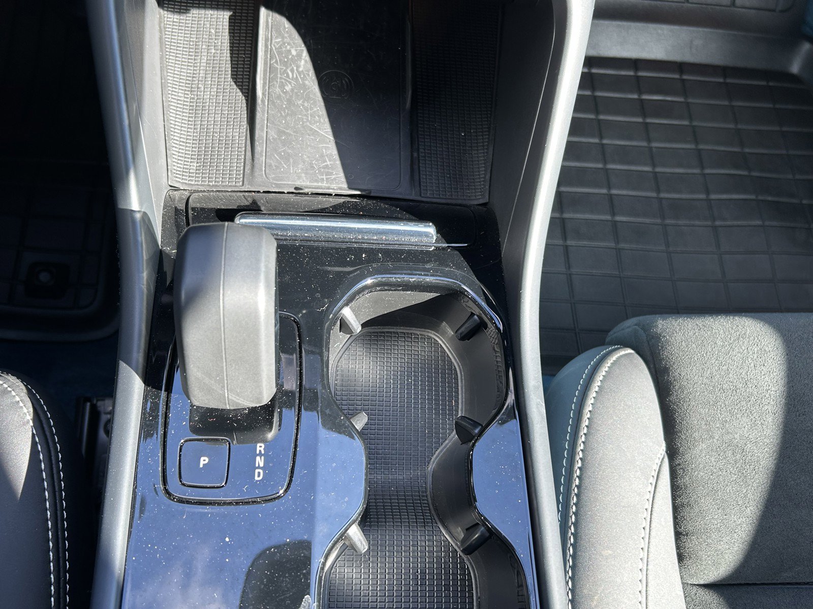 2023 Volvo C40 Recharge Ultimate photo 24