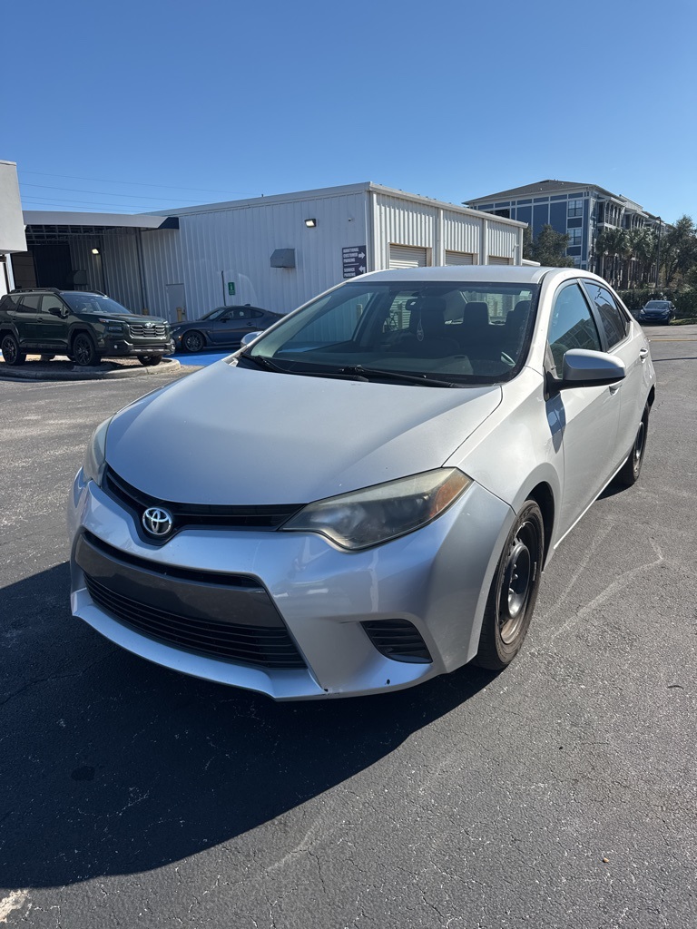 2015 Toyota Corolla LE's photo