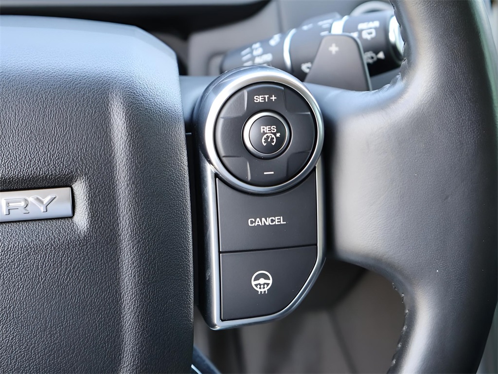 2017 Land Rover Discovery First Edition photo 34