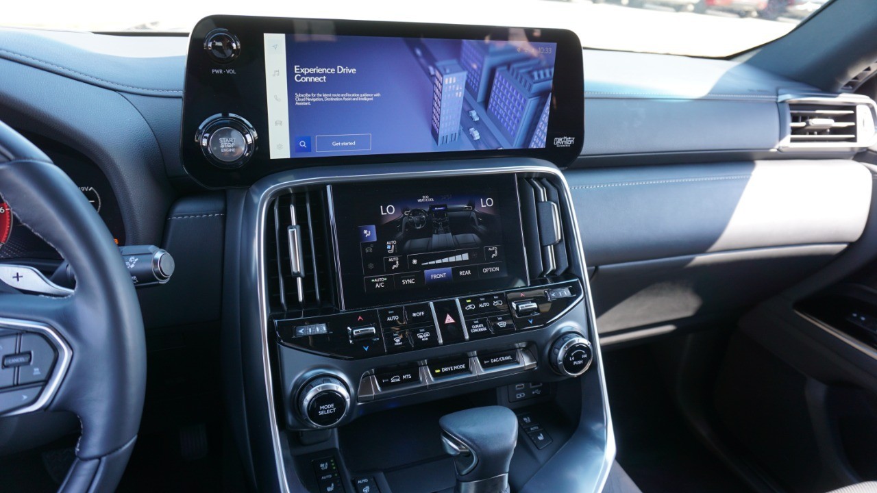 2022 Lexus LX 600 Luxury photo 14