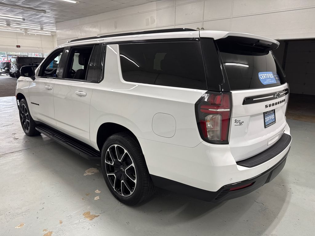2024 Chevrolet Suburban RST photo 4