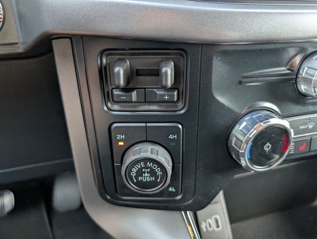2025 Ford F-150 XLT photo 13
