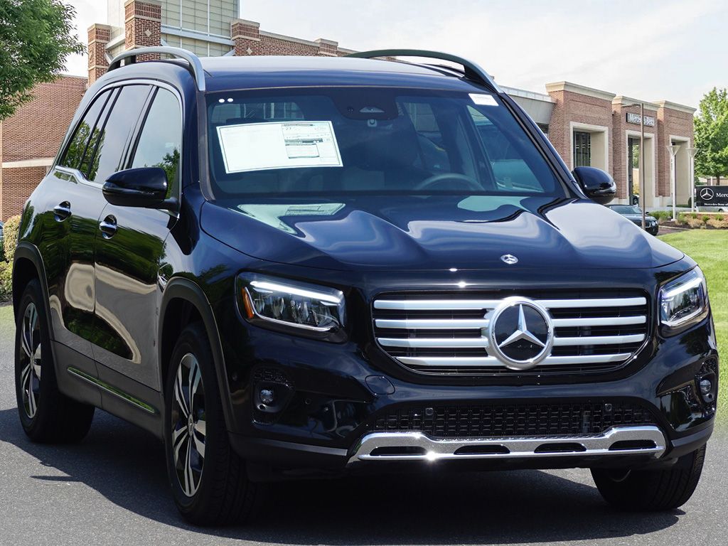 2025 Mercedes Benz GLB 250 4MATIC photo 3