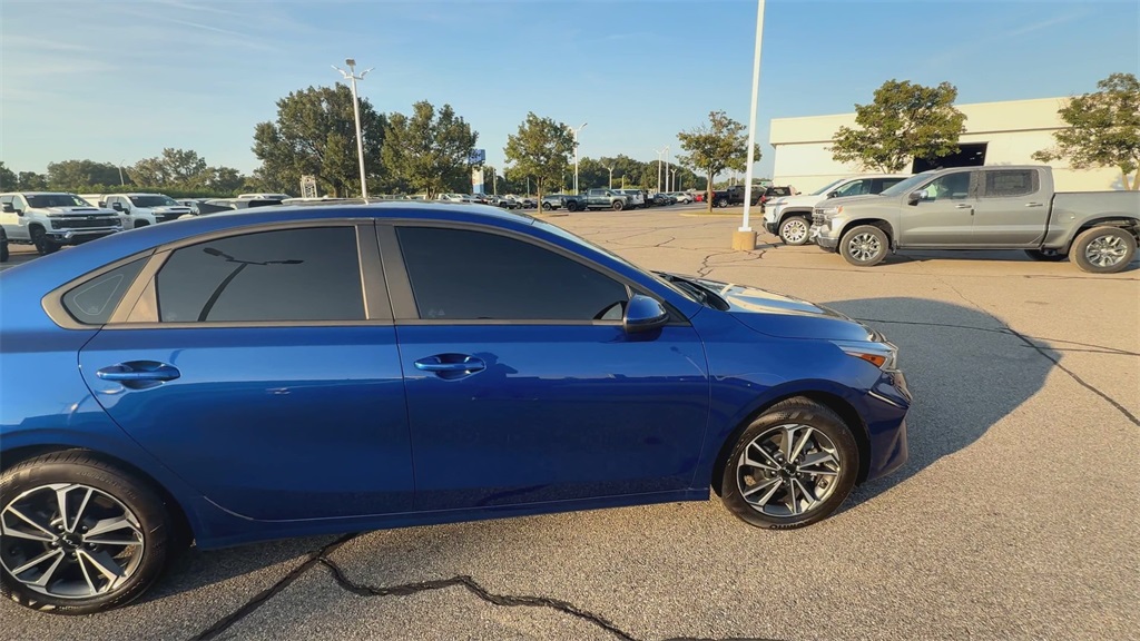 2023 Kia Forte LXS photo 9