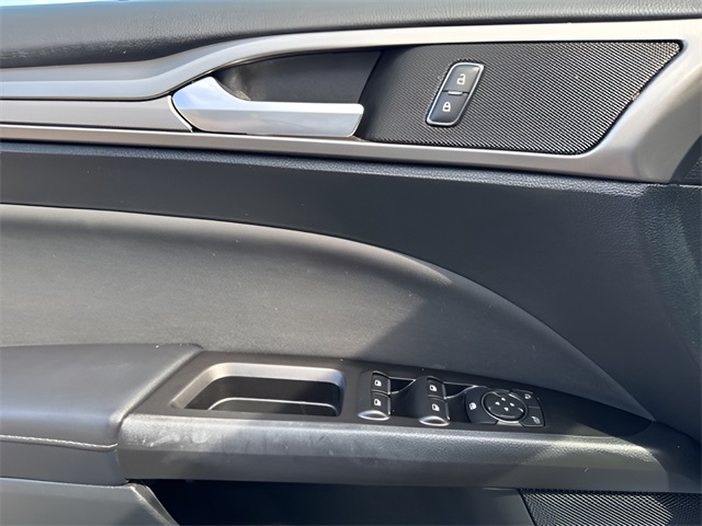 2017 Ford Fusion SE photo 20