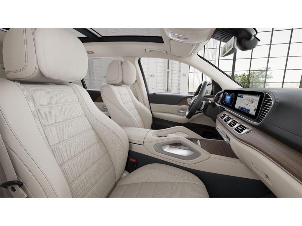 2026 Mercedes Benz GLS 450 4MATIC photo 4