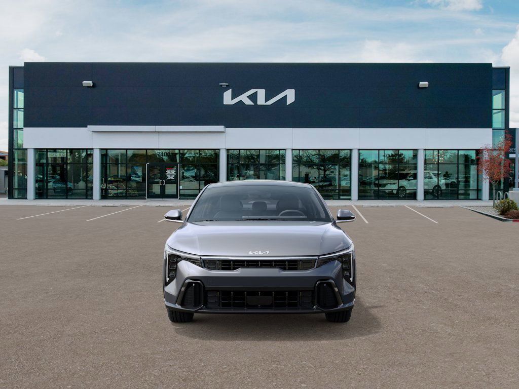 2025 Kia K4 GT-Line photo 2