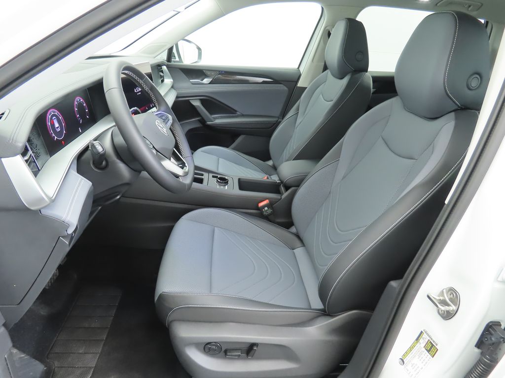 2025 Volkswagen Tiguan SE photo 20