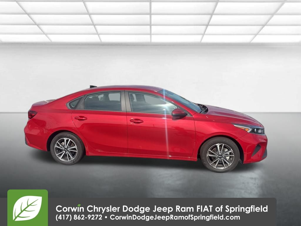 2024 Kia Forte LXS photo 4