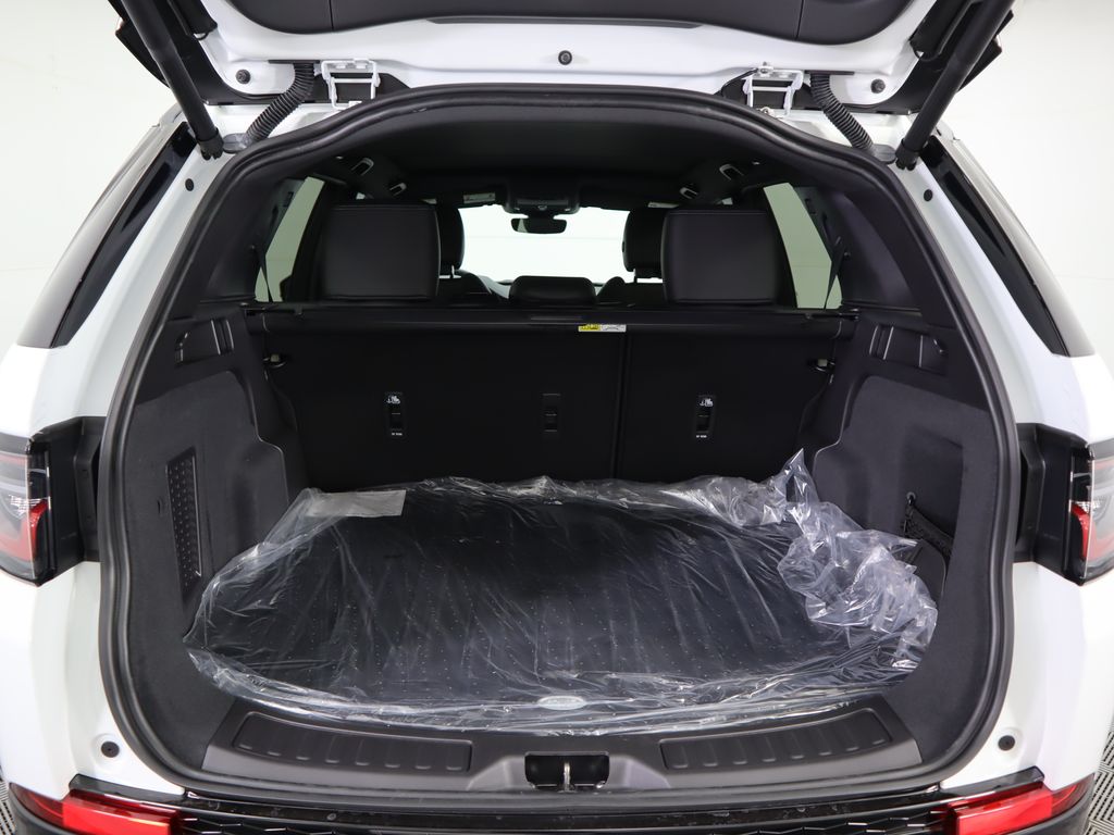 2025 Land Rover Discovery Sport SE photo 27