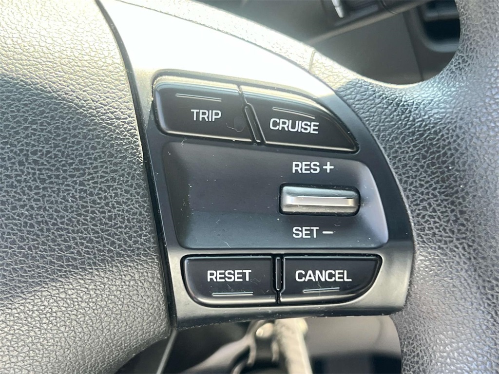 2019 Hyundai Elantra SE photo 11