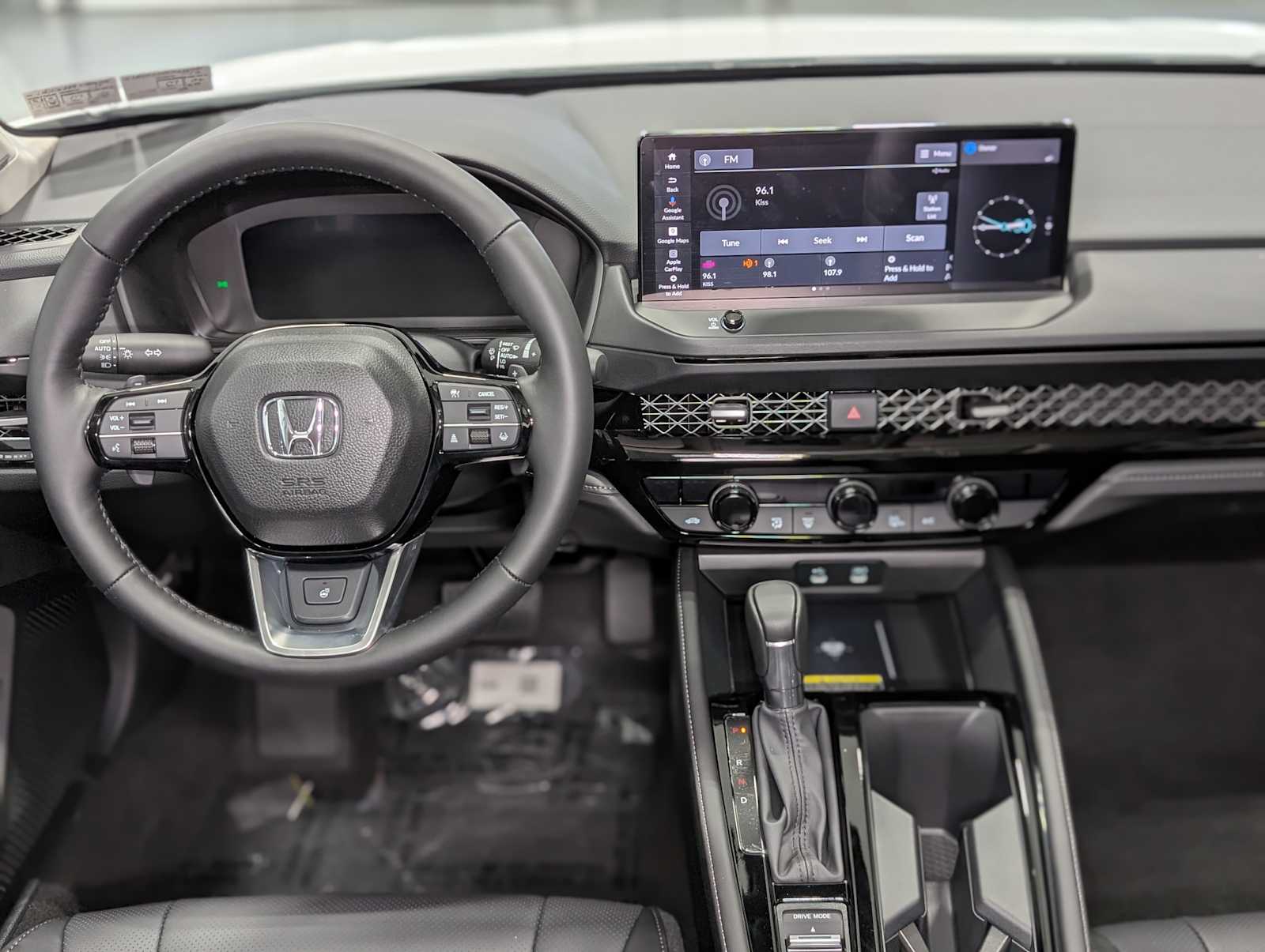 2025 Honda Accord Hybrid Touring photo 3