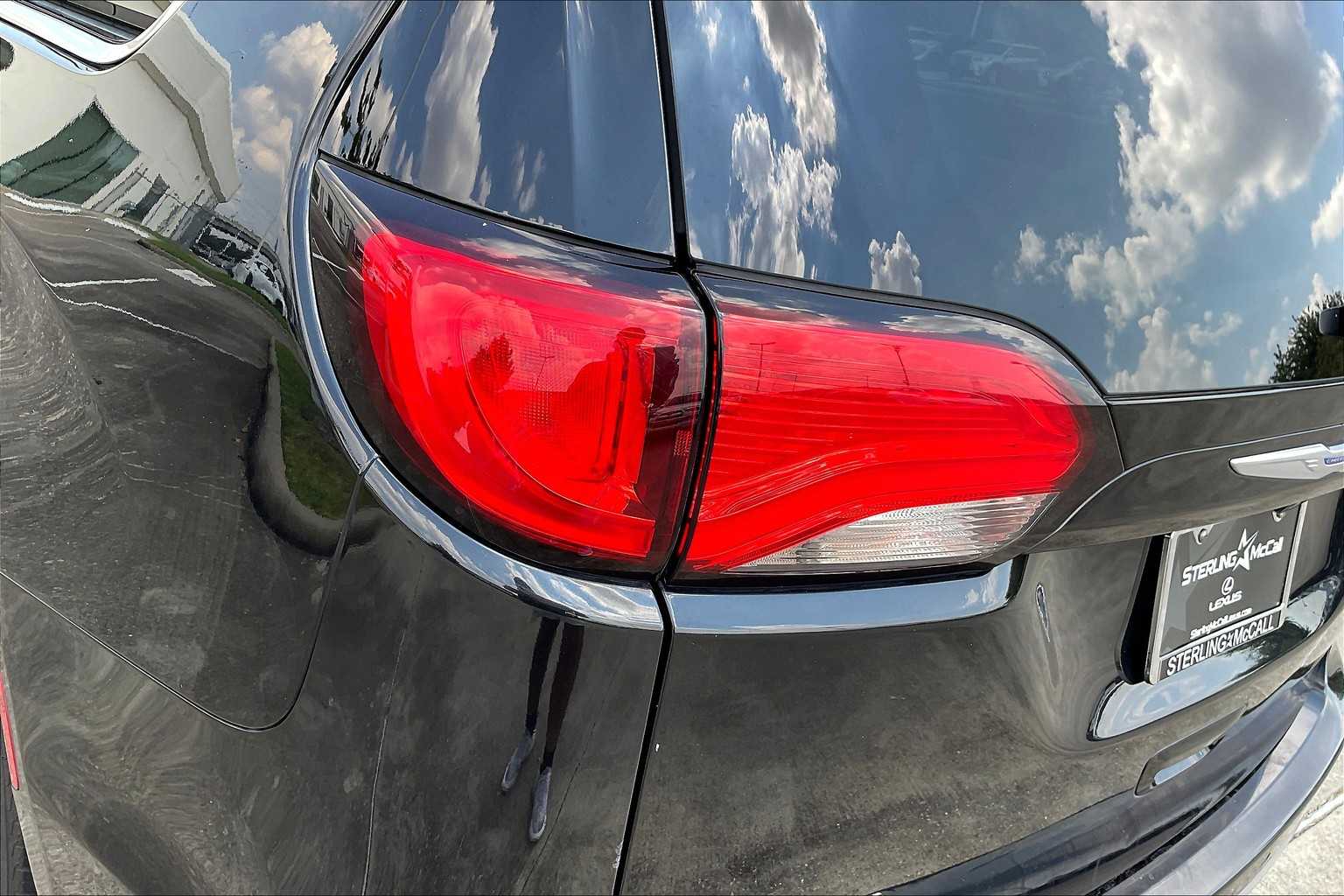 2020 Chrysler Pacifica Touring Plus photo 25