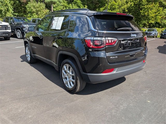 2022 Jeep Compass Latitude Lux photo 2