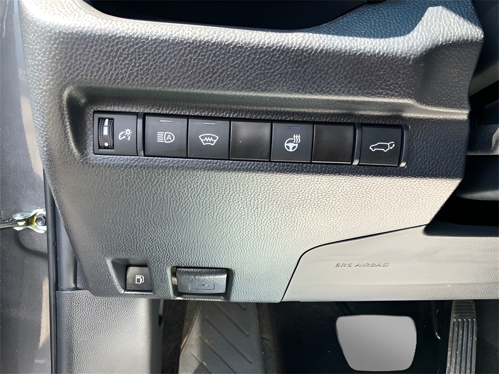 2023 Toyota RAV4 Hybrid XLE Premium photo 19