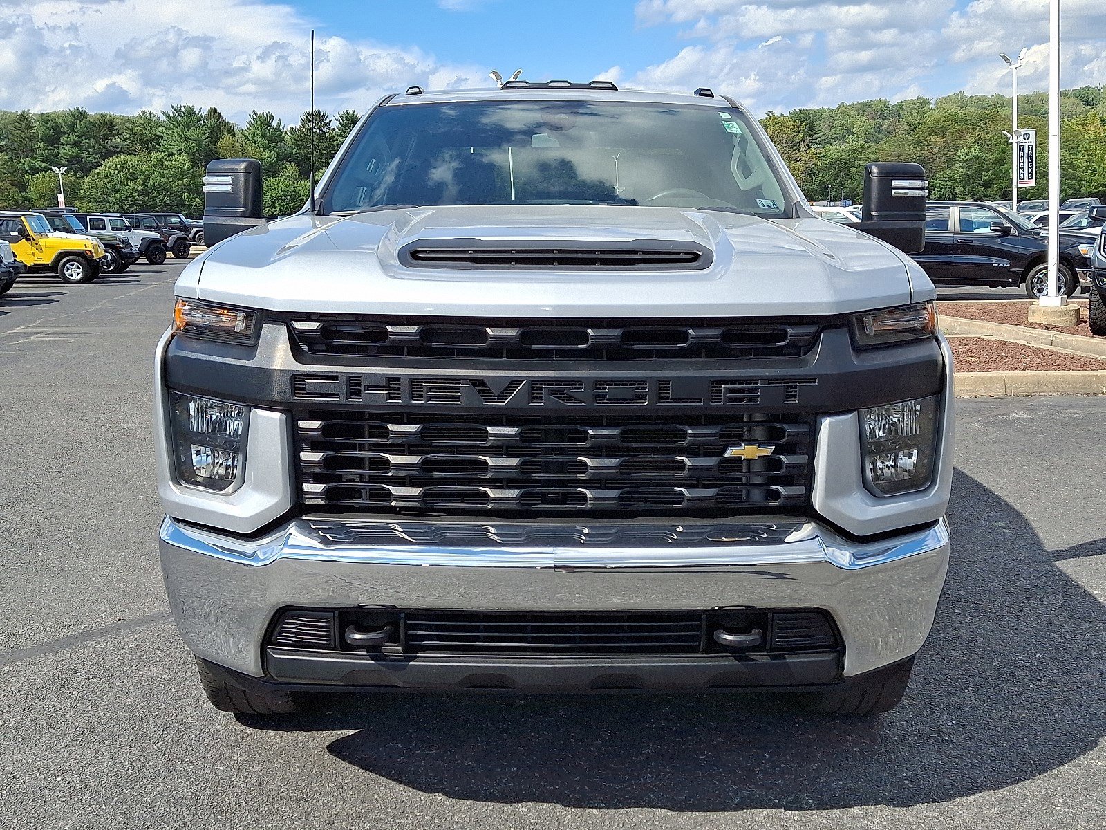 2022 Chevrolet Silverado 3500HD Work Truck photo 2