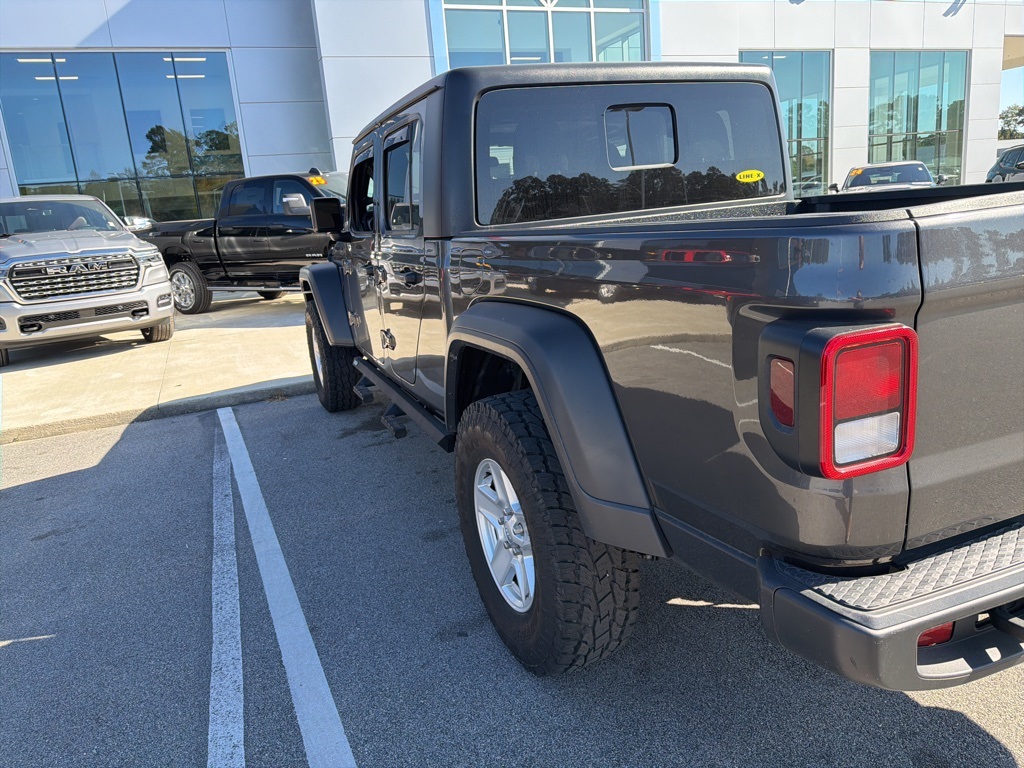 2020 Jeep Gladiator Sport photo 4