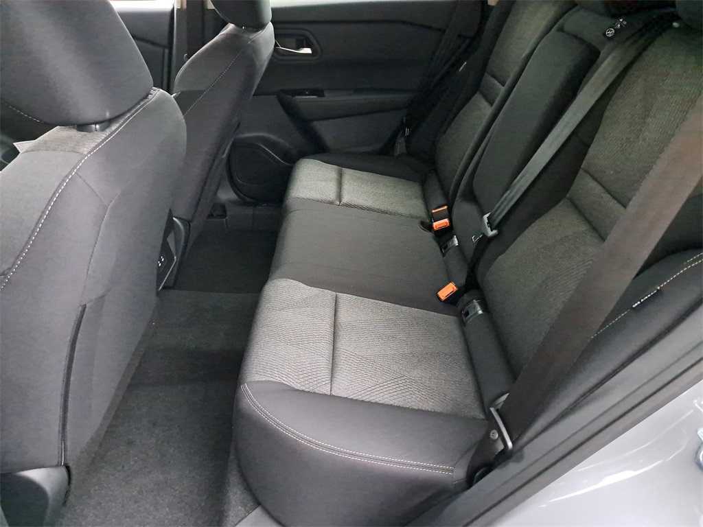 2026 Nissan Rogue SV photo 11