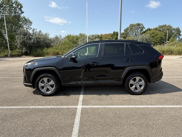 2024 Toyota RAV4 XLE photo 13