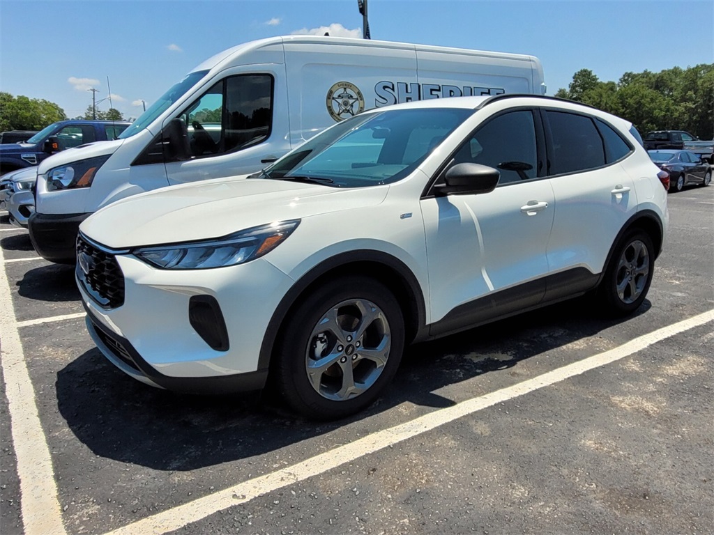 2025 Ford Escape ST-Line photo 2