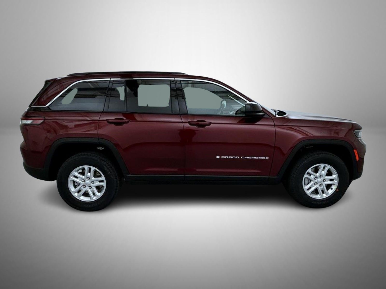 2025 Jeep Grand Cherokee Laredo photo 4