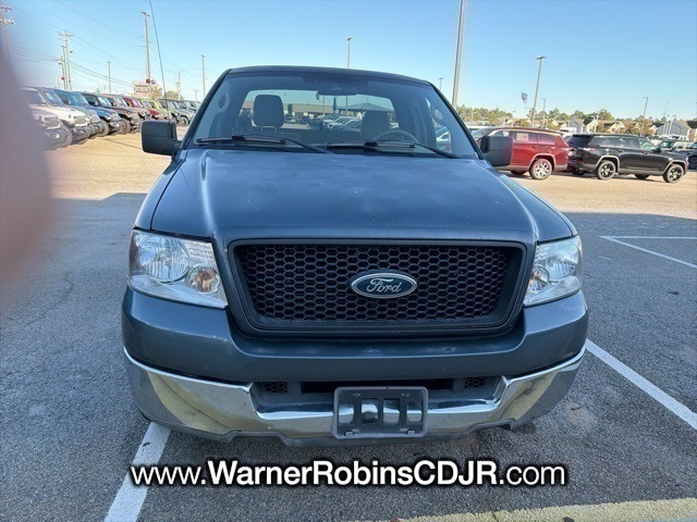 2004 Ford F-150 XLT photo 2