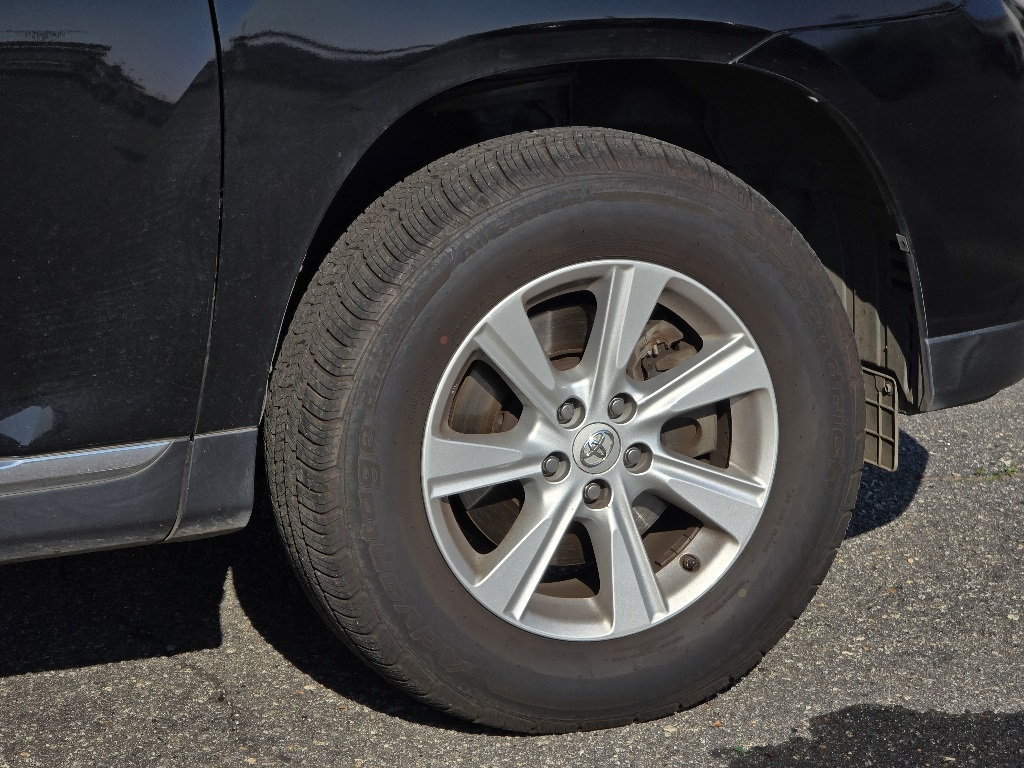 2011 Toyota Highlander XLE photo 10
