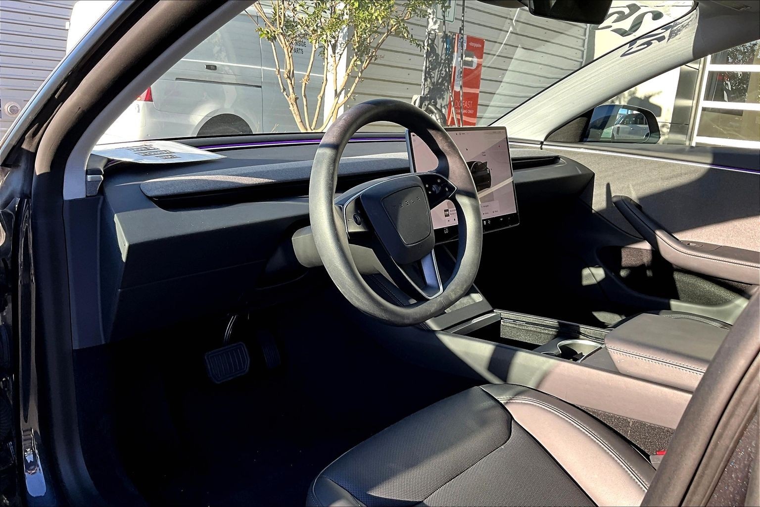 2025 Tesla Model 3 Long Range photo 2