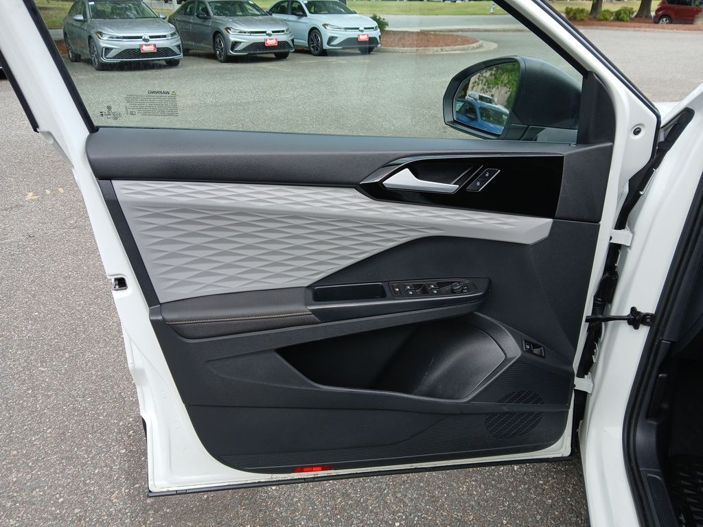 2024 Volkswagen Taos S photo 9