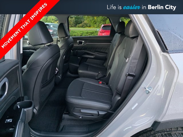 2026 Kia Sorento EX photo 7