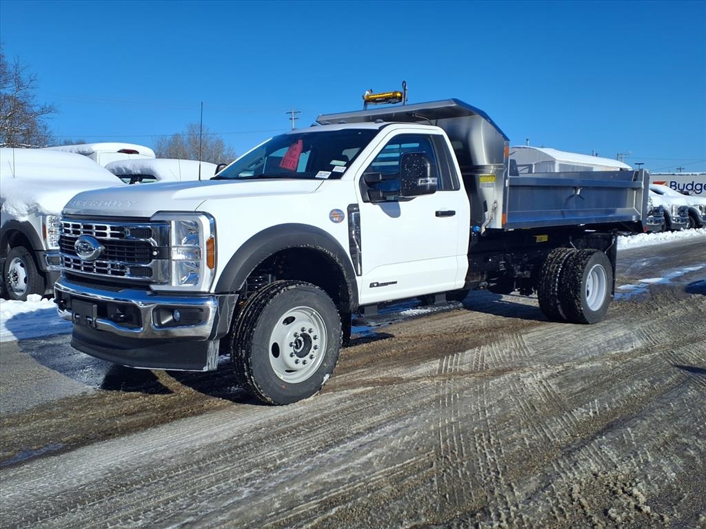 2025 Ford F-600 Super Duty Chassis Cab XL's photo