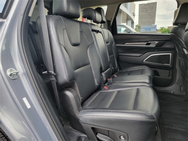 2022 Kia Telluride LX photo 18