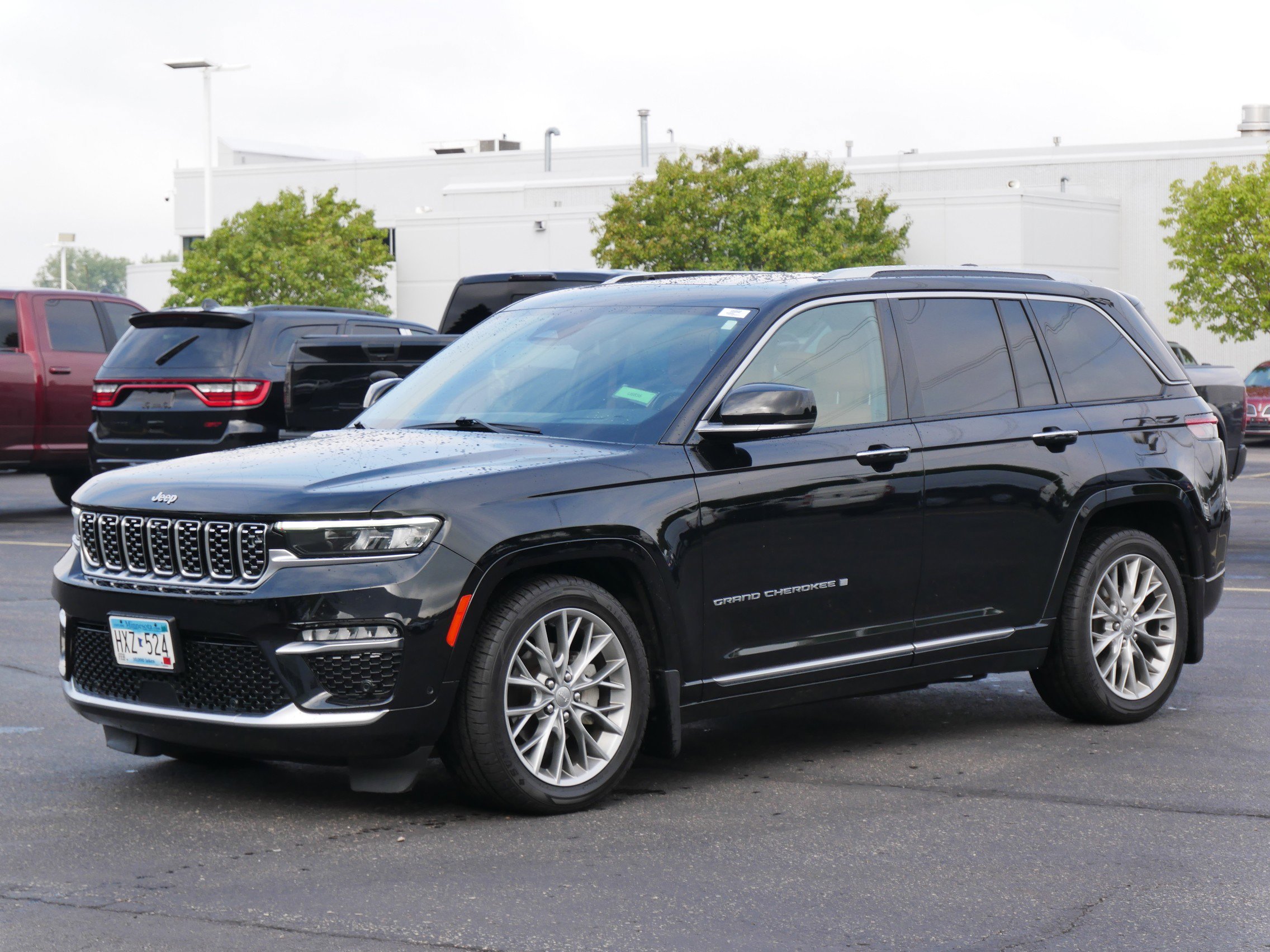 2022 Jeep Grand Cherokee Summit photo 2