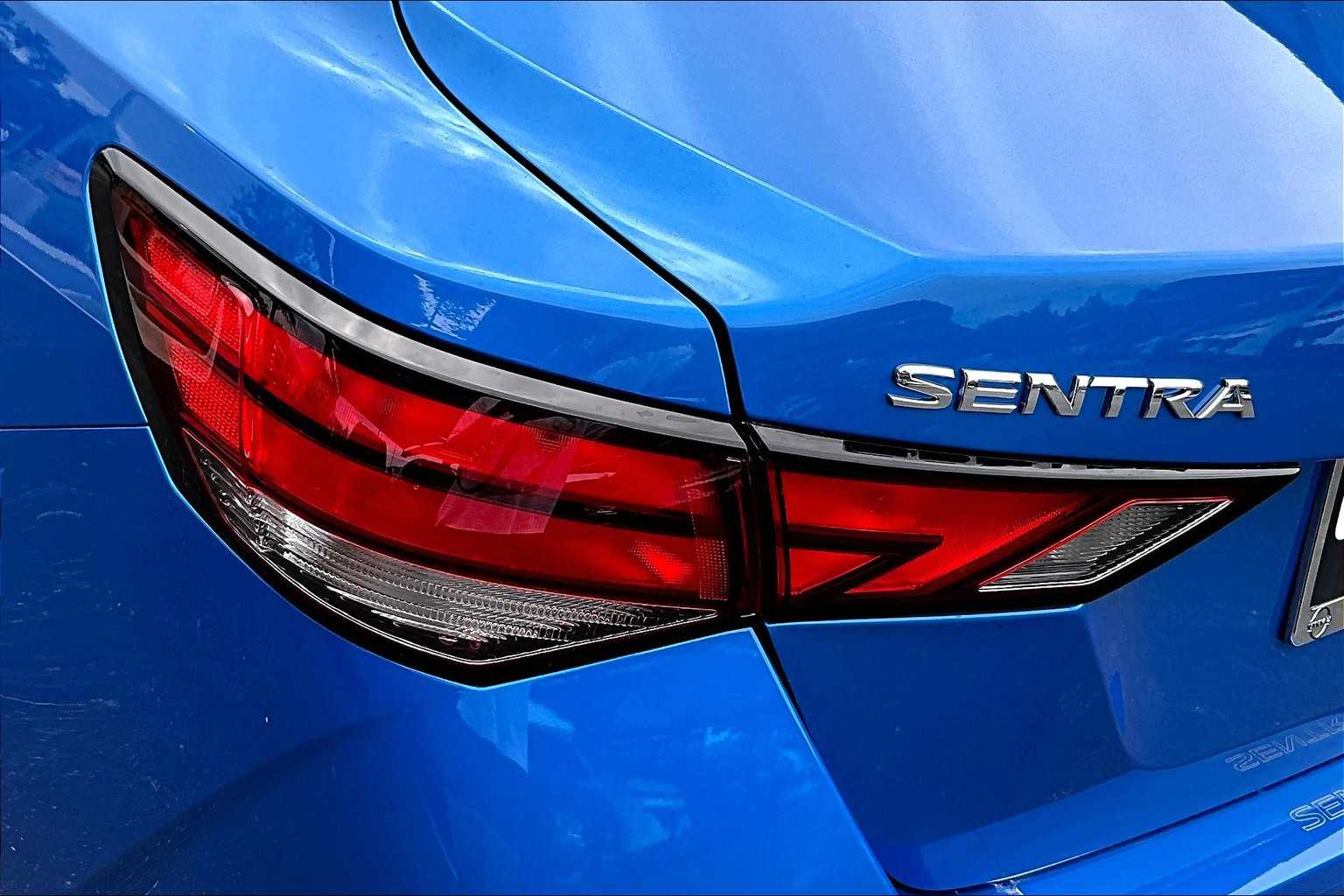 2025 Nissan Sentra SV photo 14