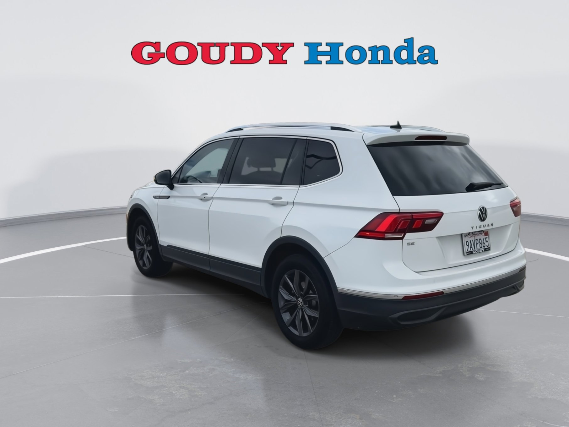 2022 Volkswagen Tiguan SE photo 3