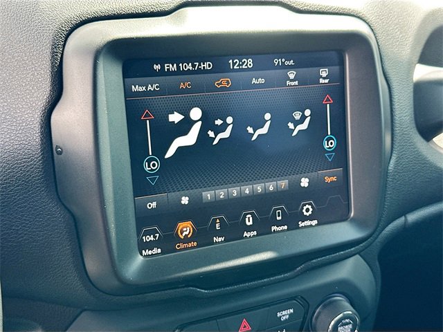2021 Jeep Renegade Latitude photo 15