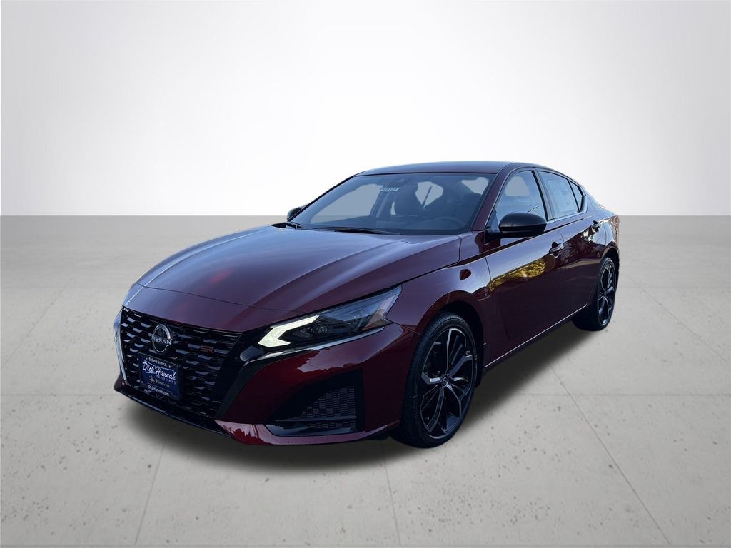 2025 Nissan Altima 2.5 SR photo 2