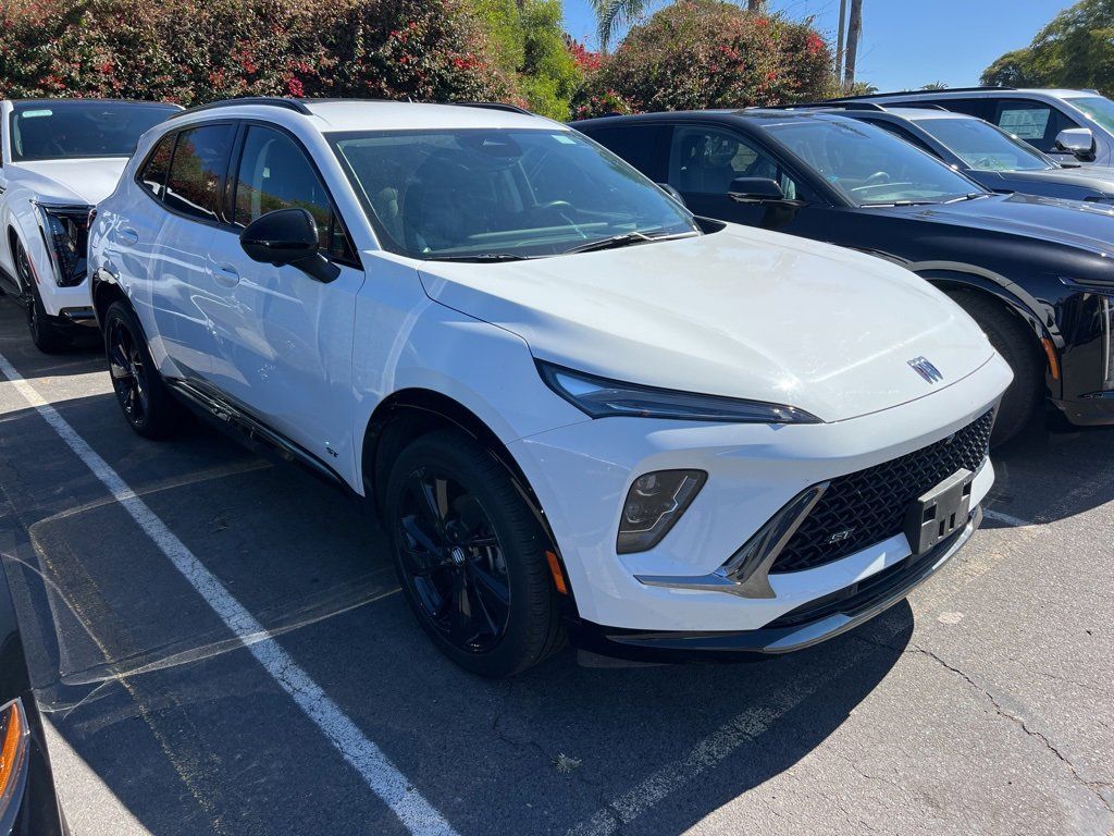 2025 Buick Envision Sport Touring photo 3