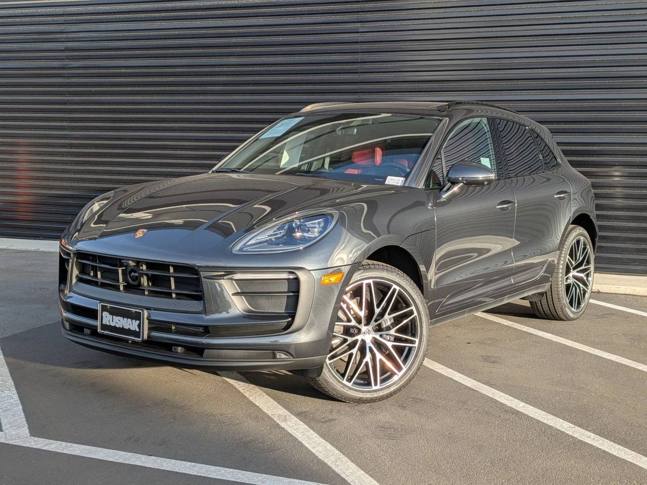 2025 Porsche Macan Base