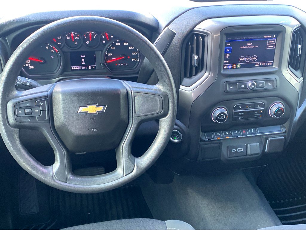 2025 Chevrolet Silverado 1500 Custom photo 4