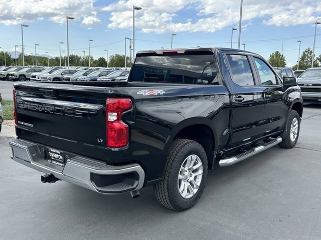 2025 Chevrolet Silverado 1500 LT photo 2