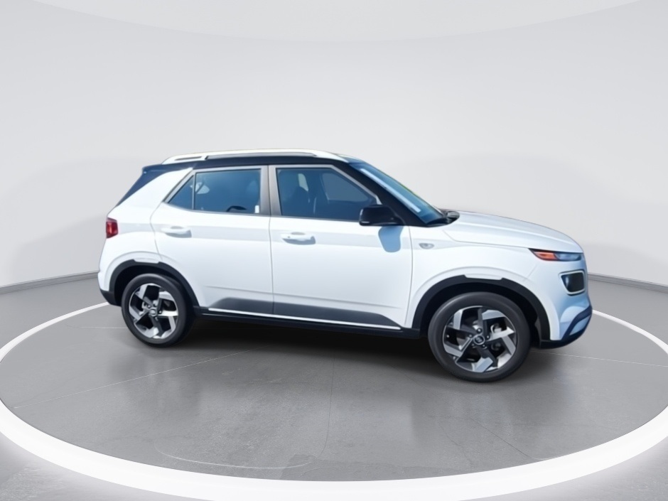 2023 Hyundai Venue Limited photo 8