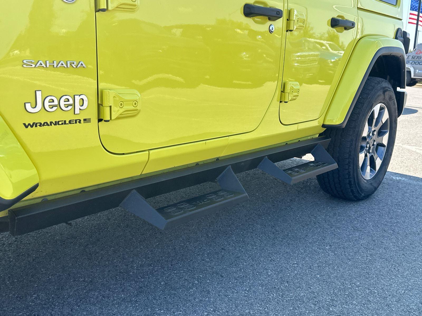 2023 Jeep Wrangler Sahara photo 8