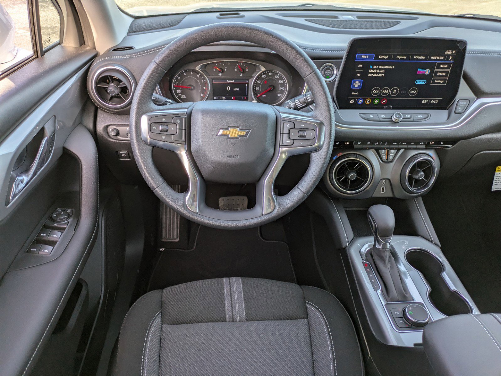 2025 Chevrolet Blazer 2LT photo 17