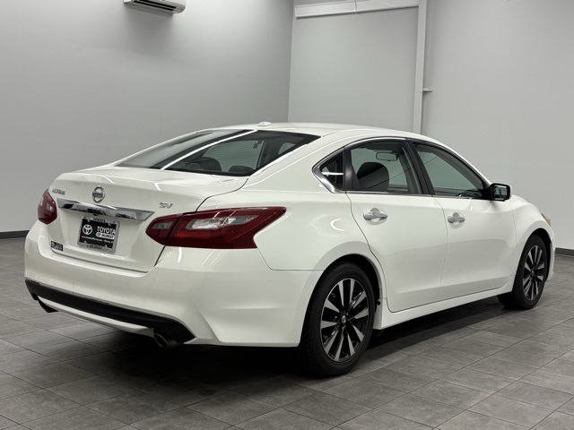 Used 2018 Nissan Altima SV with VIN 1N4AL3AP2JC243730 for sale in Murray, KY