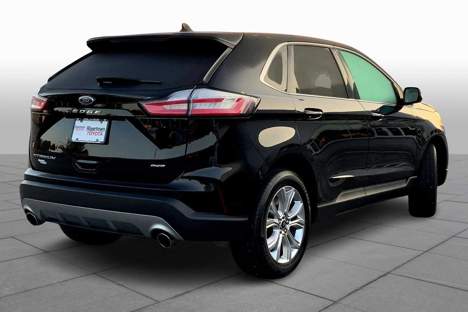 2023 Ford Edge Titanium photo 12