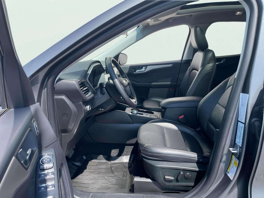 2022 Ford Escape SEL photo 21