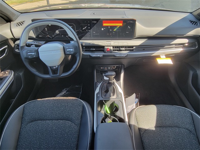 2025 Kia K4 GT-Line photo 17
