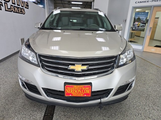 Used 2017 Chevrolet Traverse 2LT with VIN 1GNKVHKD5HJ113206 for sale in Detroit Lakes, Minnesota