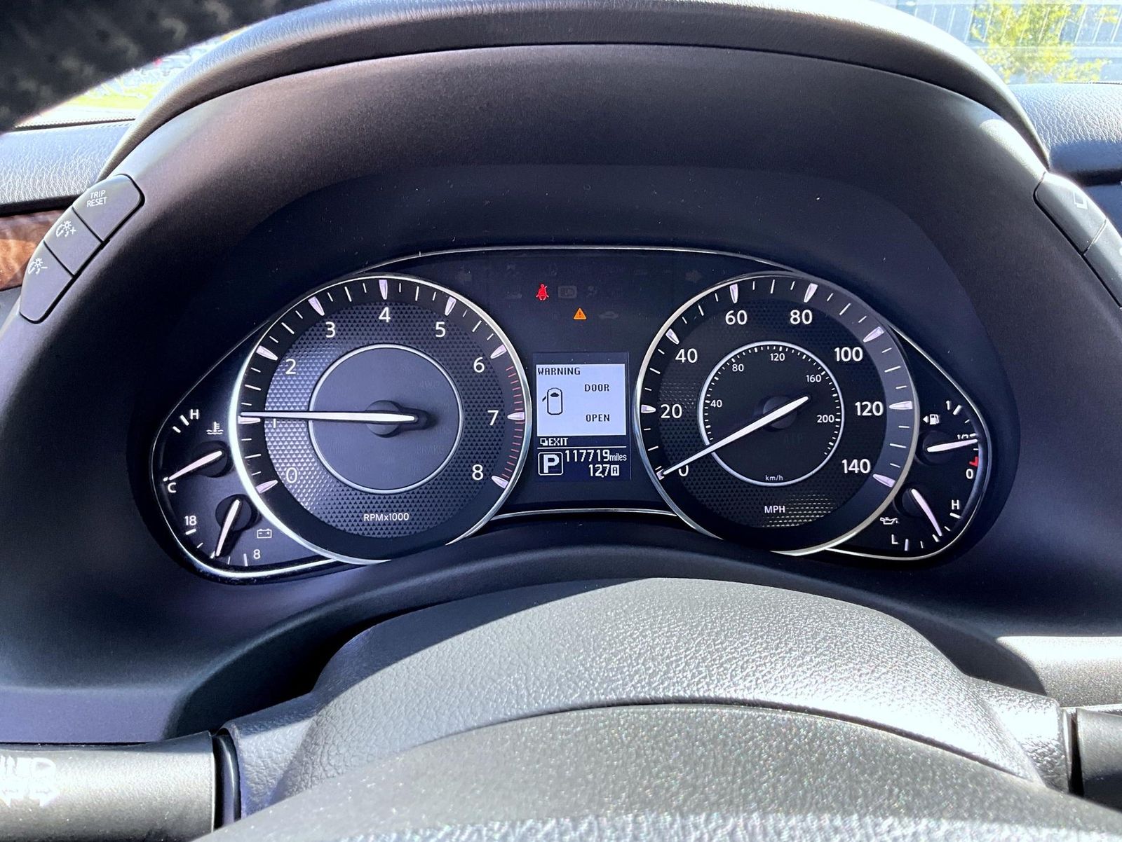2019 Nissan Armada SV photo 12